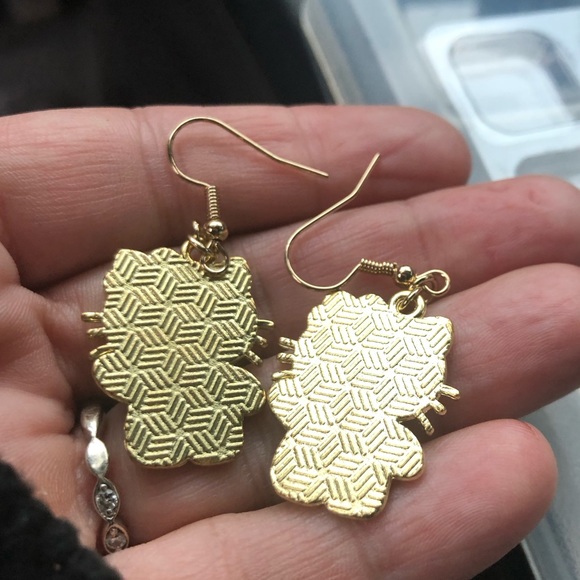 ⭐️New Hello Kitty gold tone earrings - Picture 2 of 2